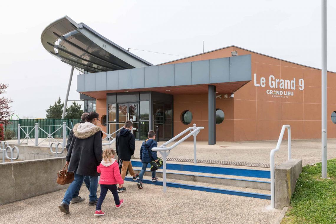 Le grand 9 piscine centre aquatique saint philbert grand lieu famille amis sortie nage